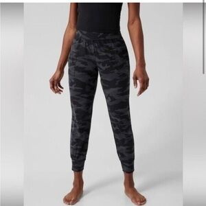 Tableta Salutation Camo Jogger